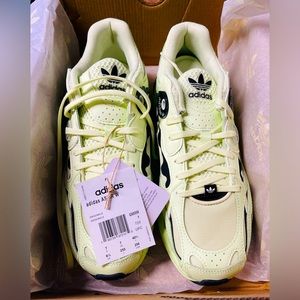 Women’s ADIDAS Astir